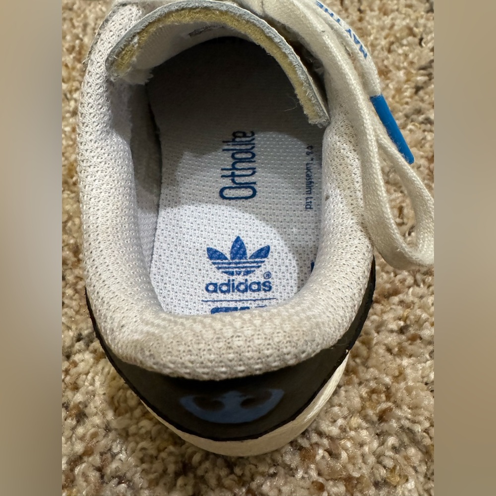 EUC/VGUC Size 9 Adidas Superstar Shoes w/ a Star Wars Design - Picture 16 of 16